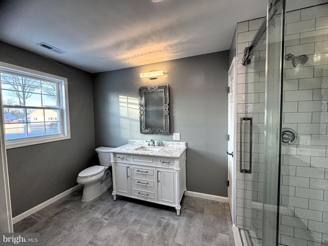 25 OVAL TURN LN, Levittown, PA 19055