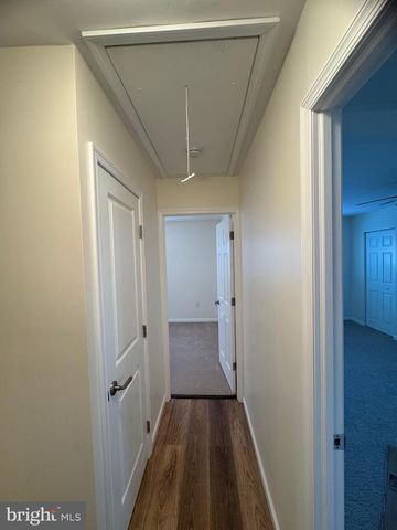 25 OVAL TURN LN, Levittown, PA 19055