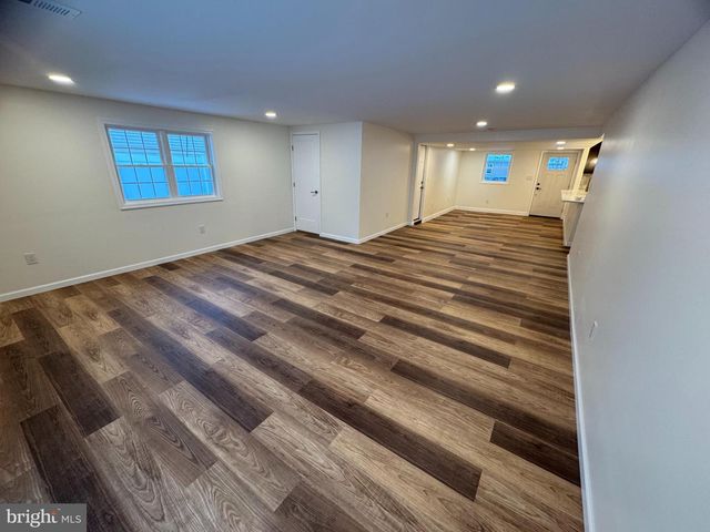 25 OVAL TURN LN, Levittown, PA 19055