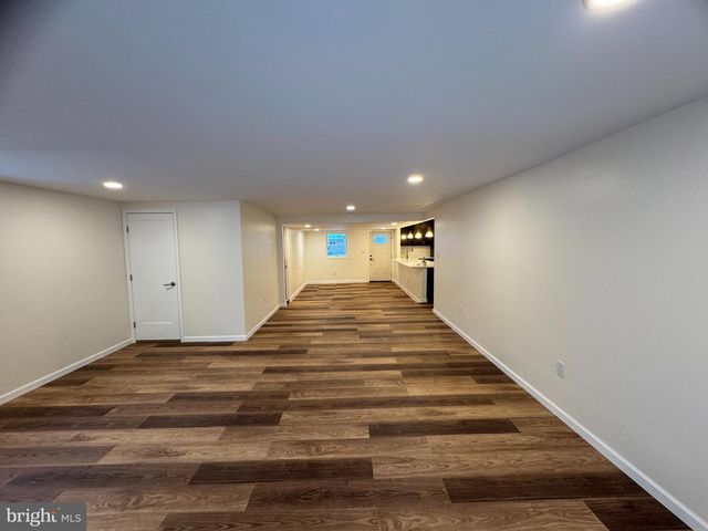 25 OVAL TURN LN, Levittown, PA 19055