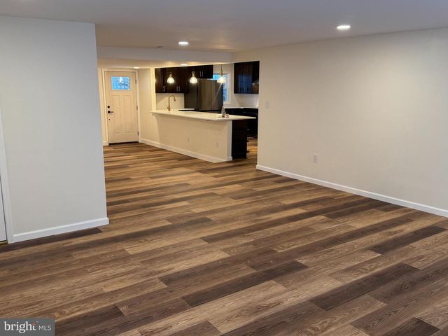 25 OVAL TURN LN, Levittown, PA 19055