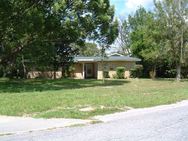 496 LAKE ROAD, Ocala, FL 34472