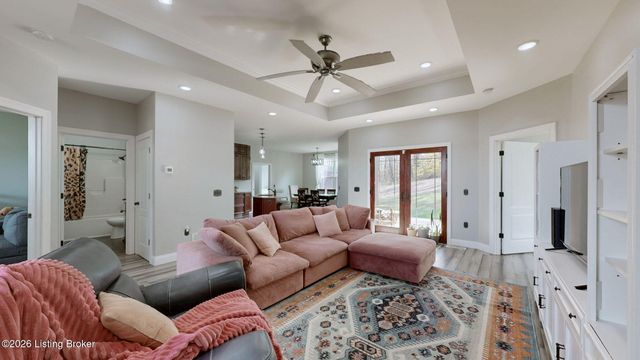 389 Fernwood Dr, Mt Washington, KY 40047