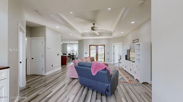 389 Fernwood Dr, Mt Washington, KY 40047