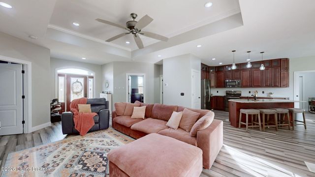 389 Fernwood Dr, Mt Washington, KY 40047