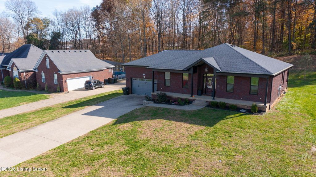 389 Fernwood Dr, Mt Washington, KY 40047