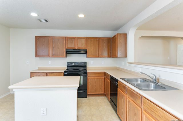 1531 AMBUSH CRK, San Antonio, TX 78245