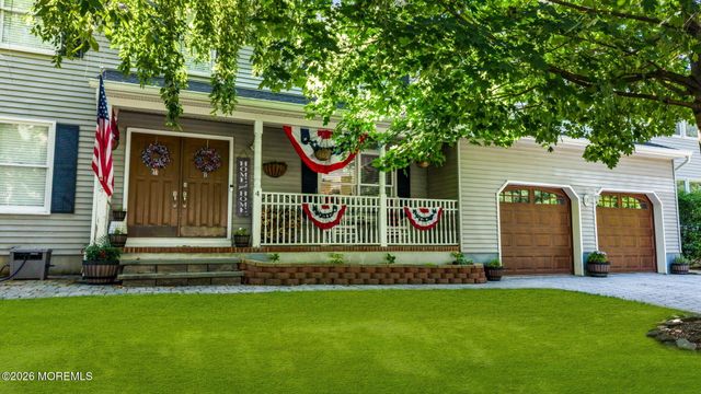 4 Crestview Court, Farmingdale, NJ 07727
