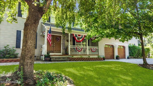 4 Crestview Court, Farmingdale, NJ 07727