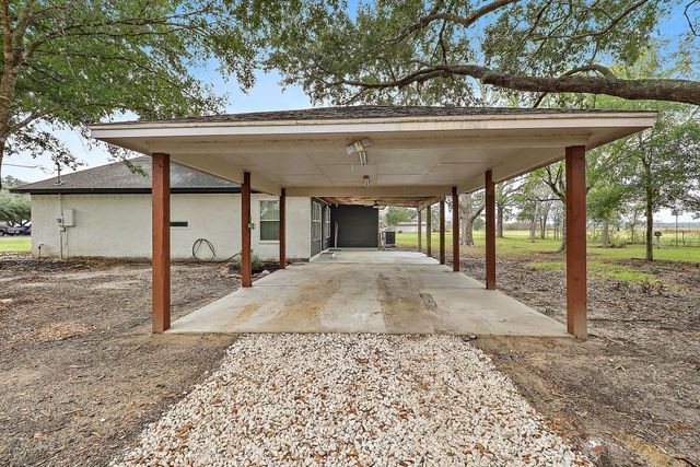 3227 Fm 2936, Anahuac, TX 77514