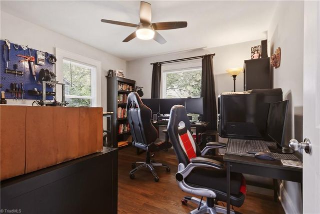 2605 Pinecroft Road, Greensboro, NC 27407
