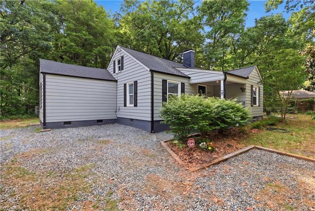 2605 Pinecroft Road, Greensboro, NC 27407