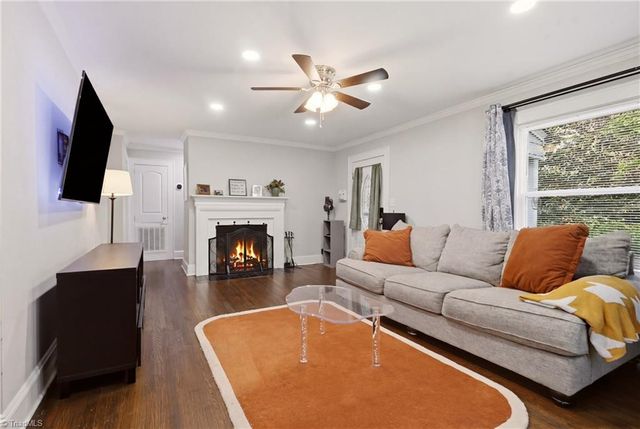 2605 Pinecroft Road, Greensboro, NC 27407