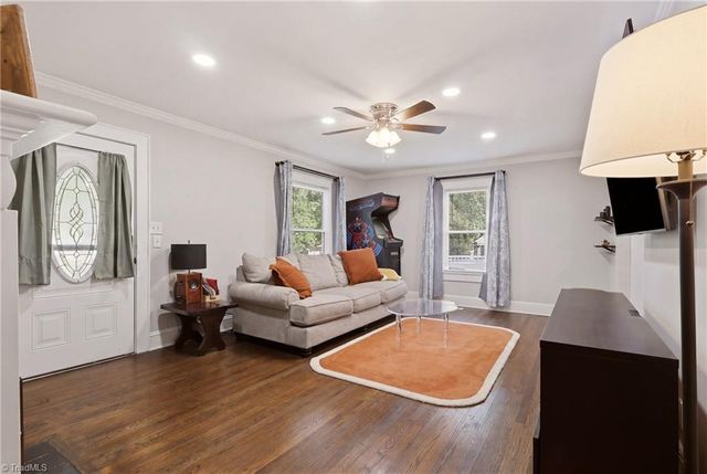 2605 Pinecroft Road, Greensboro, NC 27407