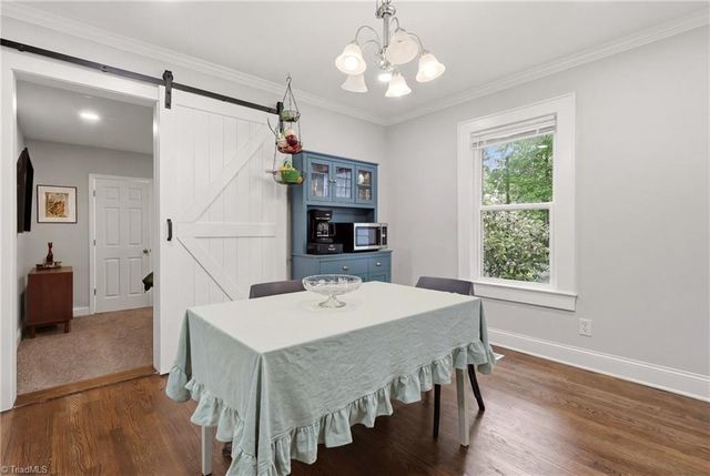 2605 Pinecroft Road, Greensboro, NC 27407