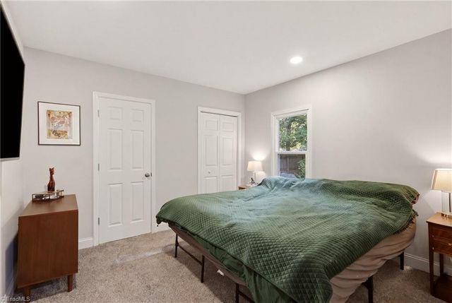2605 Pinecroft Road, Greensboro, NC 27407