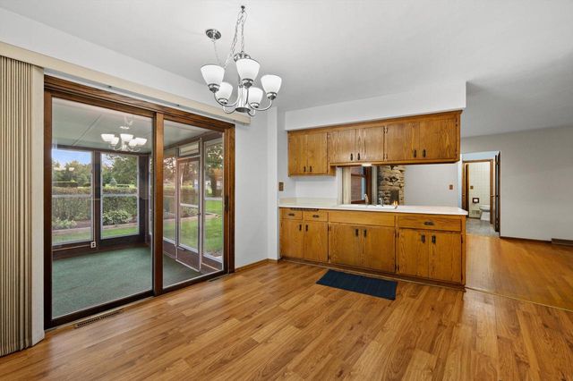 1501 E Fitzsimmons ROAD, Oak Creek, WI 53154