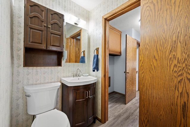 1501 E Fitzsimmons ROAD, Oak Creek, WI 53154