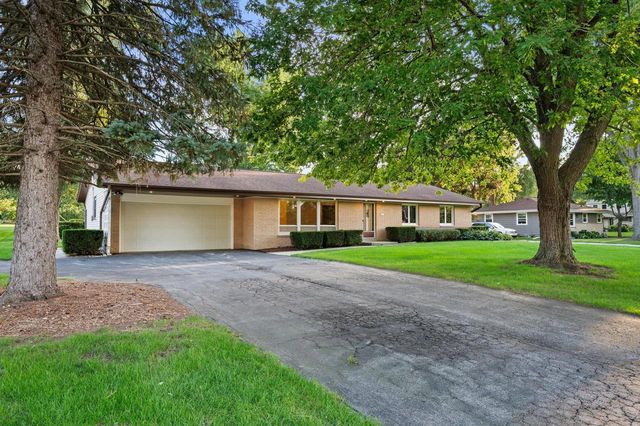 1501 E Fitzsimmons ROAD, Oak Creek, WI 53154