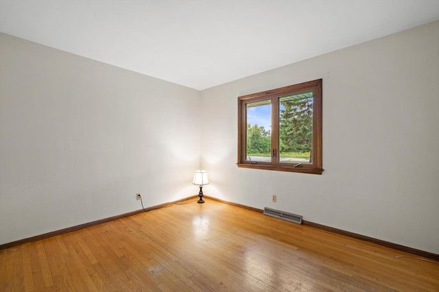 1501 E Fitzsimmons ROAD, Oak Creek, WI 53154