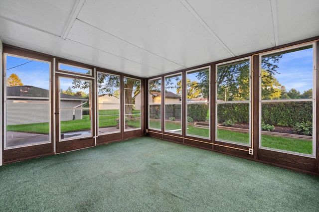 1501 E Fitzsimmons ROAD, Oak Creek, WI 53154