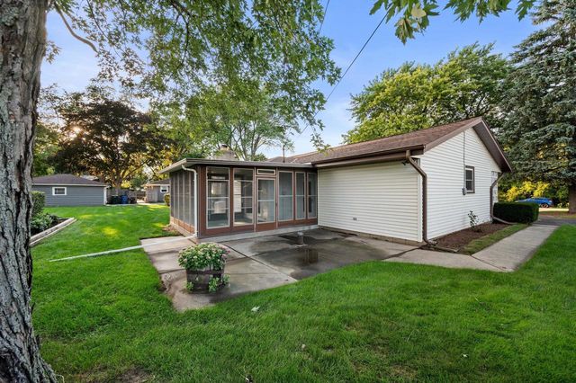 1501 E Fitzsimmons ROAD, Oak Creek, WI 53154