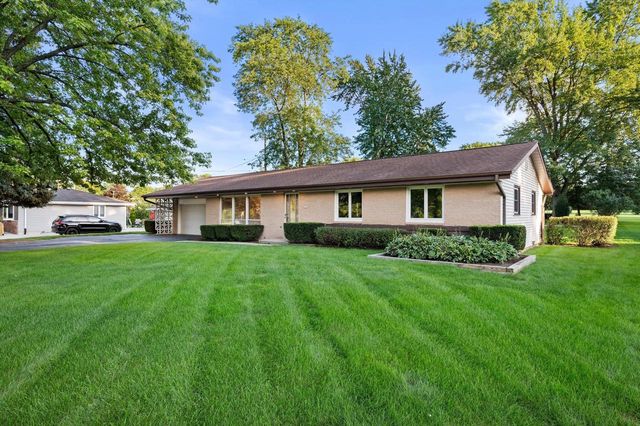 1501 E Fitzsimmons ROAD, Oak Creek, WI 53154