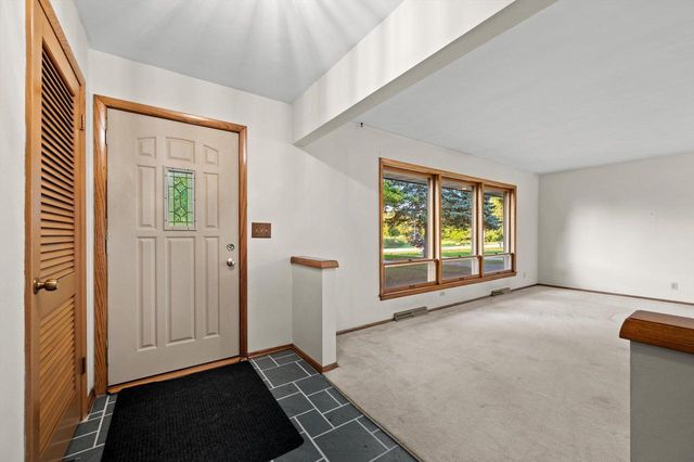 1501 E Fitzsimmons ROAD, Oak Creek, WI 53154