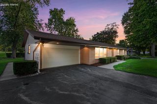 1501 E Fitzsimmons ROAD, Oak Creek, WI 53154