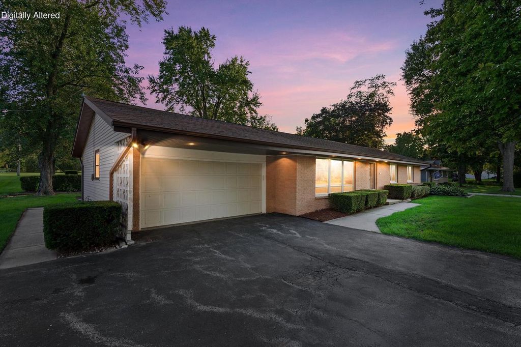 1501 E Fitzsimmons ROAD, Oak Creek, WI 53154