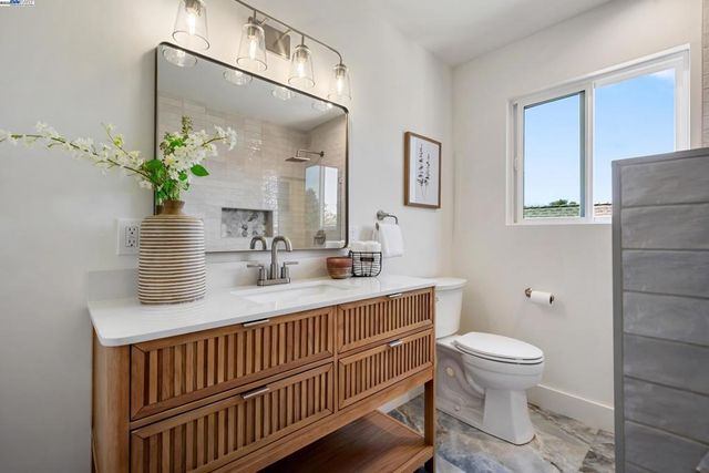 354 49th, Oakland, CA 94609