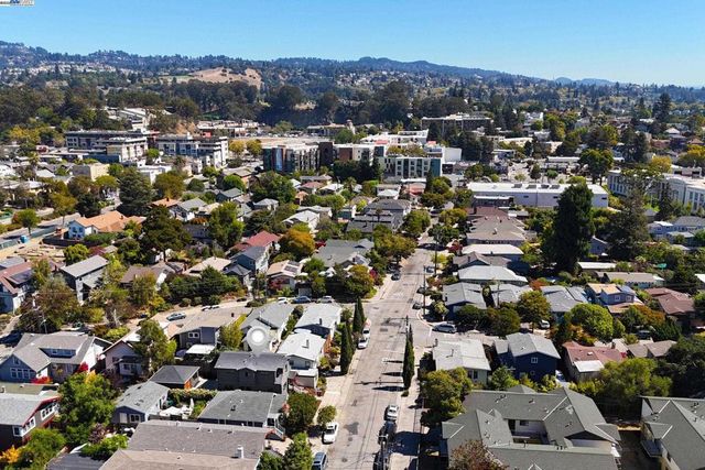 354 49th, Oakland, CA 94609