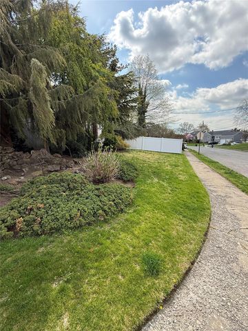 1 Rose Lane, East Rockaway, NY 11518