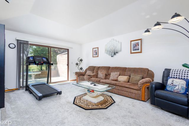 34457 Maple Lane Drive, Sterling Heights, MI 48312