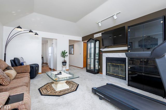 34457 Maple Lane Drive, Sterling Heights, MI 48312