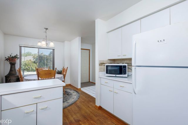 34457 Maple Lane Drive, Sterling Heights, MI 48312