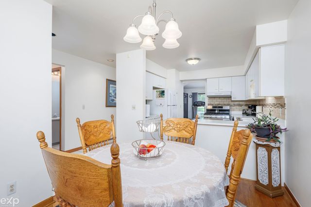 34457 Maple Lane Drive, Sterling Heights, MI 48312