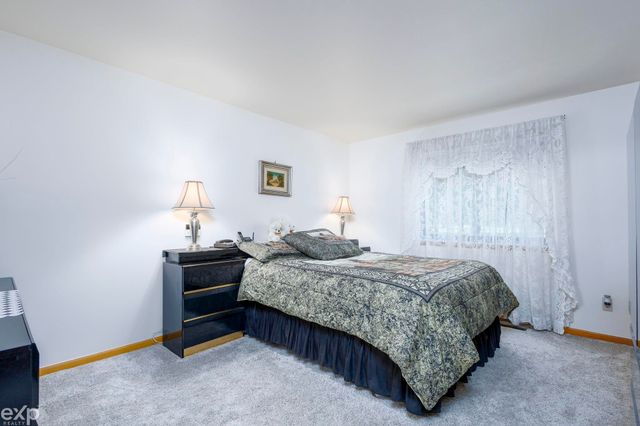 34457 Maple Lane Drive, Sterling Heights, MI 48312