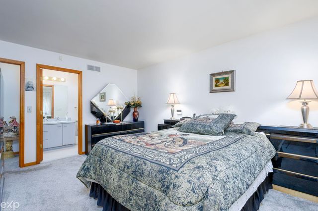 34457 Maple Lane Drive, Sterling Heights, MI 48312