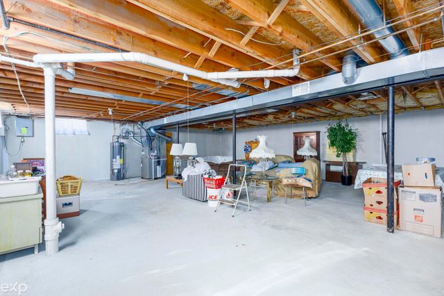 34457 Maple Lane Drive, Sterling Heights, MI 48312