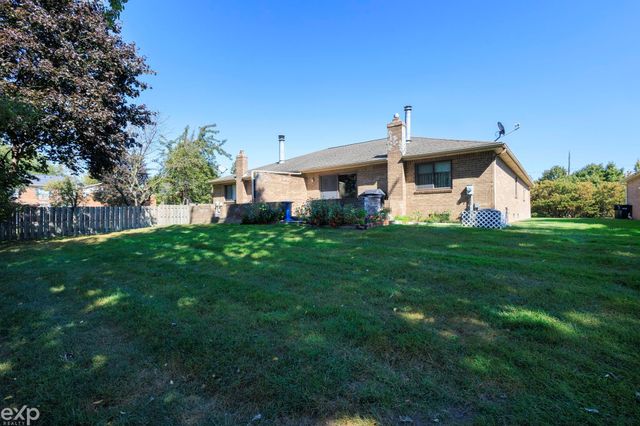 34457 Maple Lane Drive, Sterling Heights, MI 48312