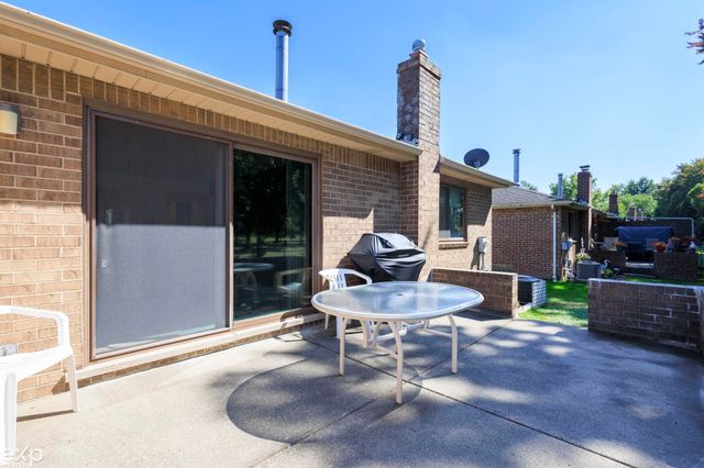 34457 Maple Lane Drive, Sterling Heights, MI 48312