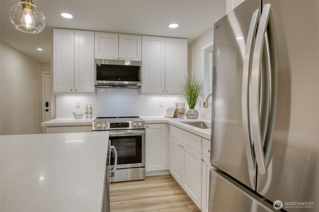 445 Bass Avenue NE, Ocean Shores, WA 98569