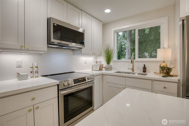 445 Bass Avenue NE, Ocean Shores, WA 98569