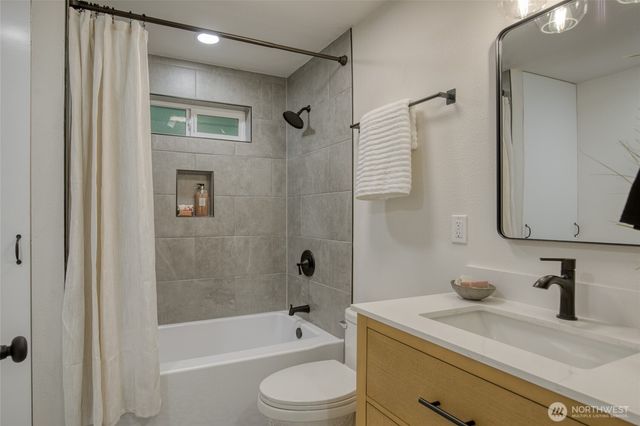 445 Bass Avenue NE, Ocean Shores, WA 98569
