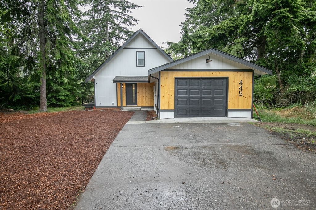 445 Bass Avenue NE, Ocean Shores, WA 98569