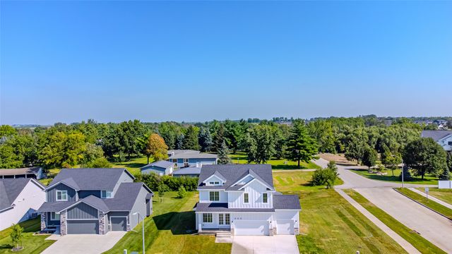 305 NW Woodmoor Drive, Waukee, IA 50263
