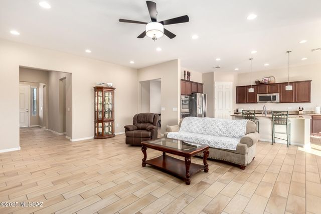 9480 E Adriana Way, Vail, AZ 85641