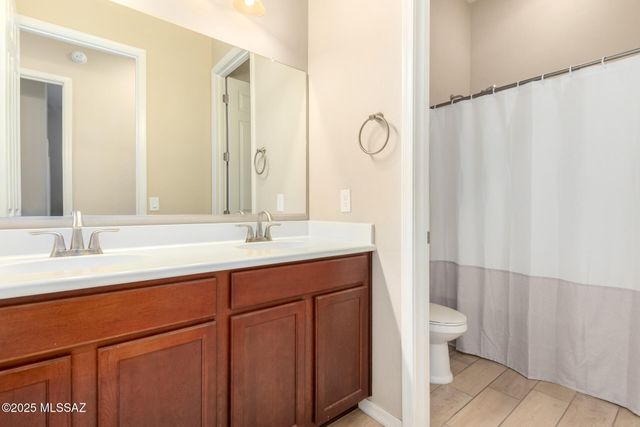 9480 E Adriana Way, Vail, AZ 85641