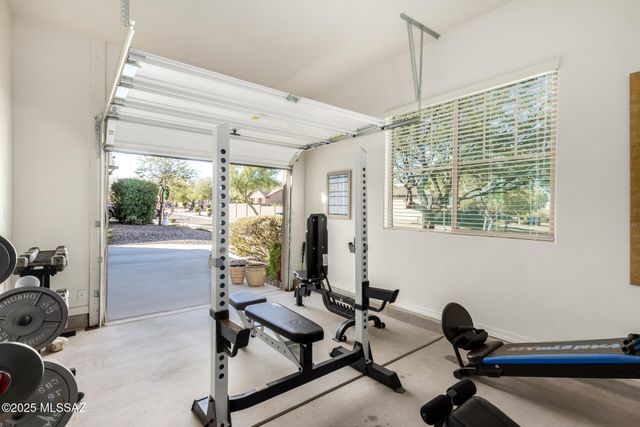 9480 E Adriana Way, Vail, AZ 85641